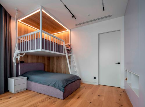 168㎡精裝房,到手就重裝,全屋收納沒得說,走哪柜子就裝哪